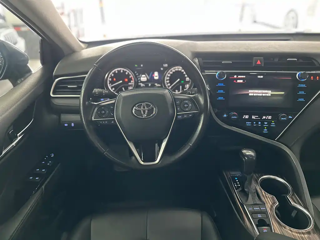 Toyota Camry 2019 2.5G Luxury V