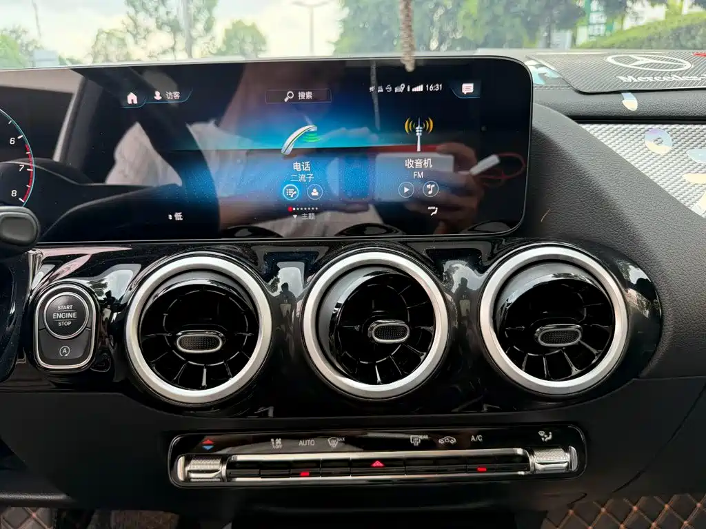 Mercedes-Benz GLA — миниатюра 9