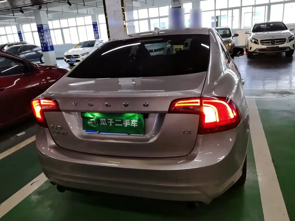 Volvo S60 — миниатюра 6