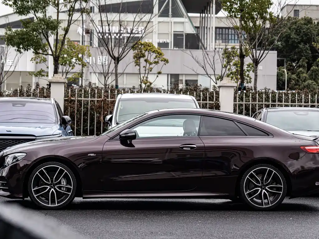 MERCEDES-BENZ E CLASS AMG