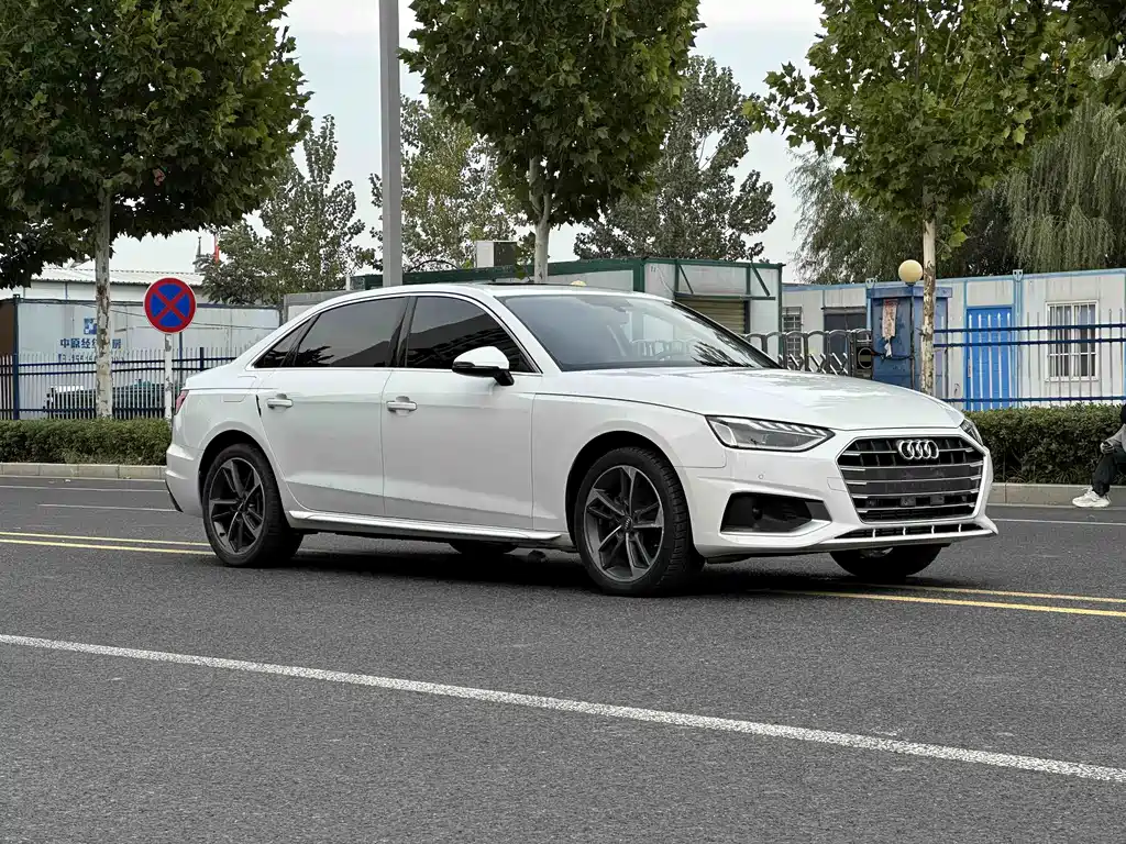 Audi A4L — миниатюра 2