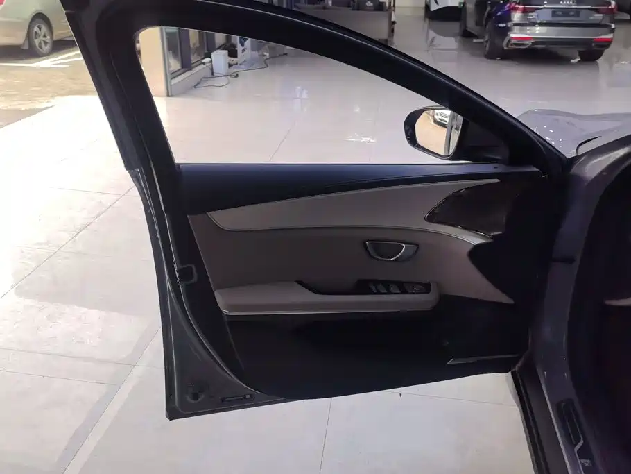 BYD Han — миниатюра 7