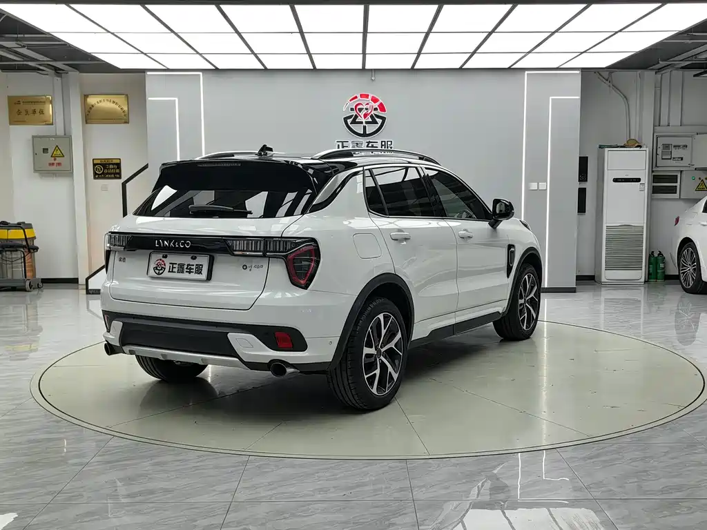 Lynk & Co 01 EM-P — миниатюра 14