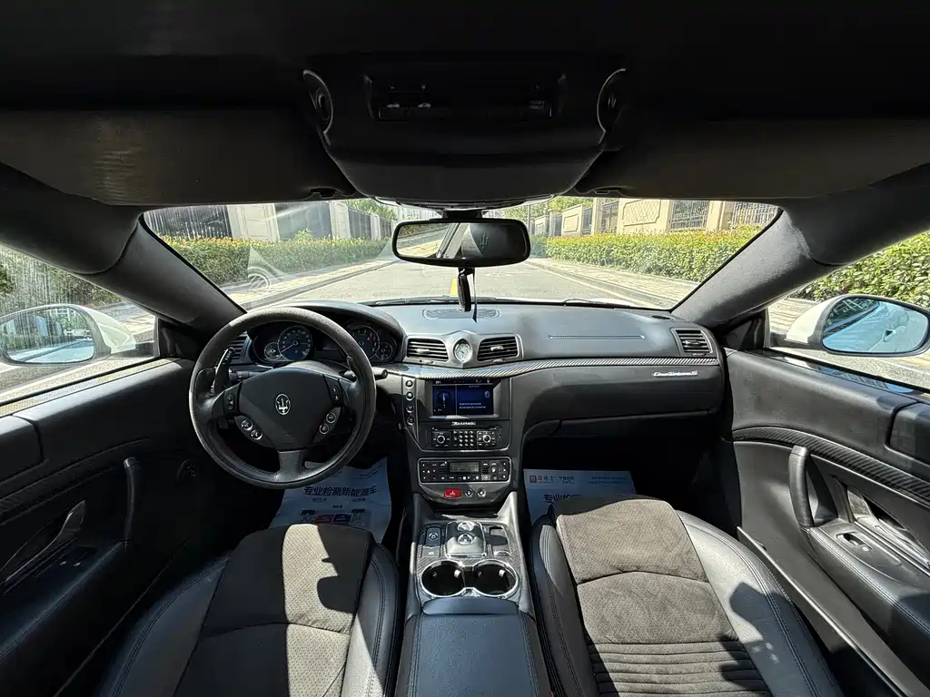 Maserati GranTurismo — миниатюра 12