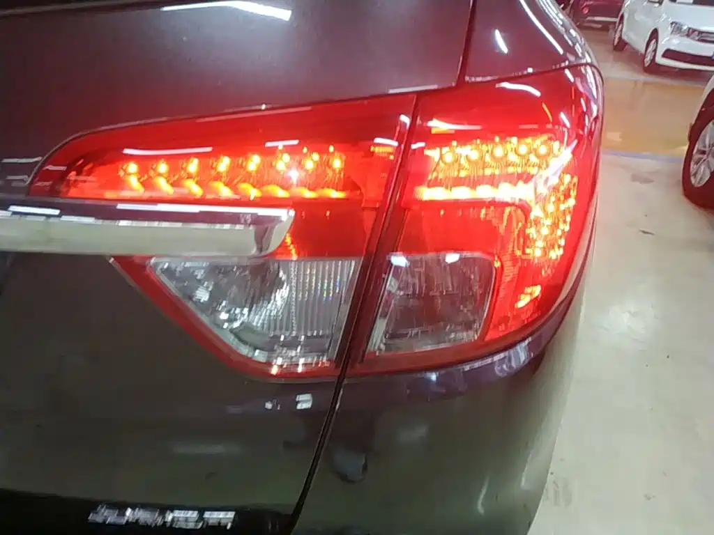 Buick Envision Plus — миниатюра 8
