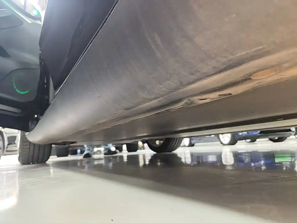 Tesla Model Y — миниатюра 22