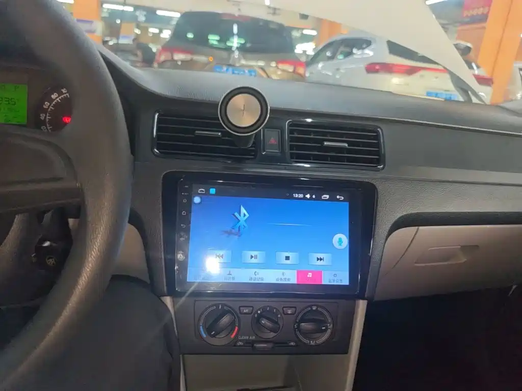 Skoda Rapid — миниатюра 13