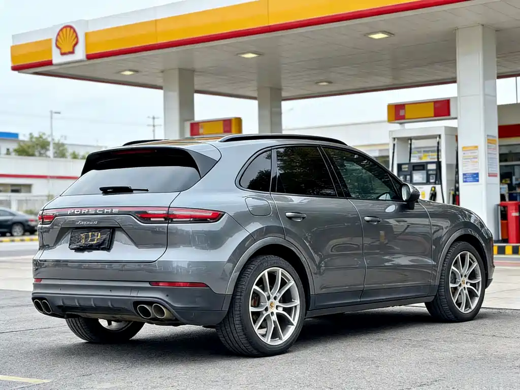 PORSCHE CAYENNE