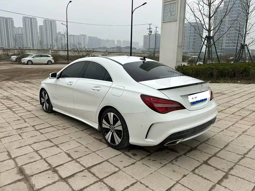 MERCEDES-BENZ CLA