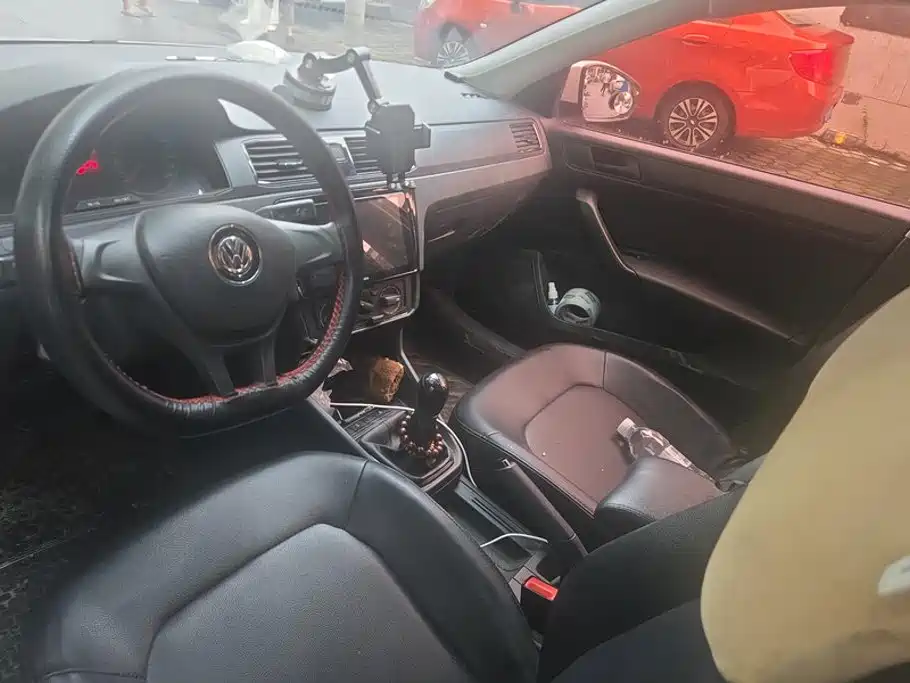 Volkswagen Santana — миниатюра 12
