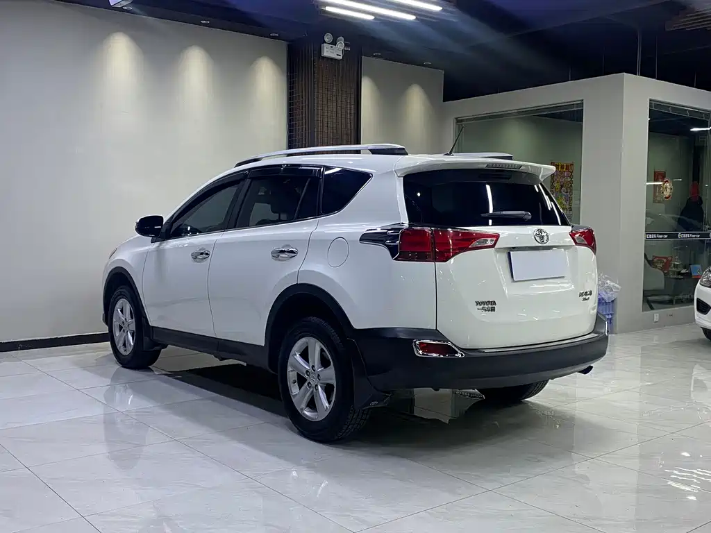 Toyota RAV4 — миниатюра 25