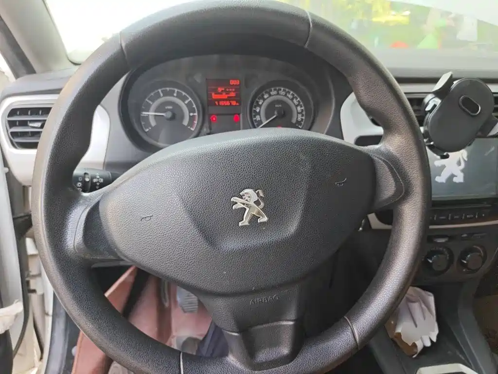 Peugeot 301 — миниатюра 11