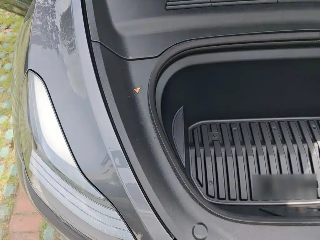 Tesla Model Y — миниатюра 19