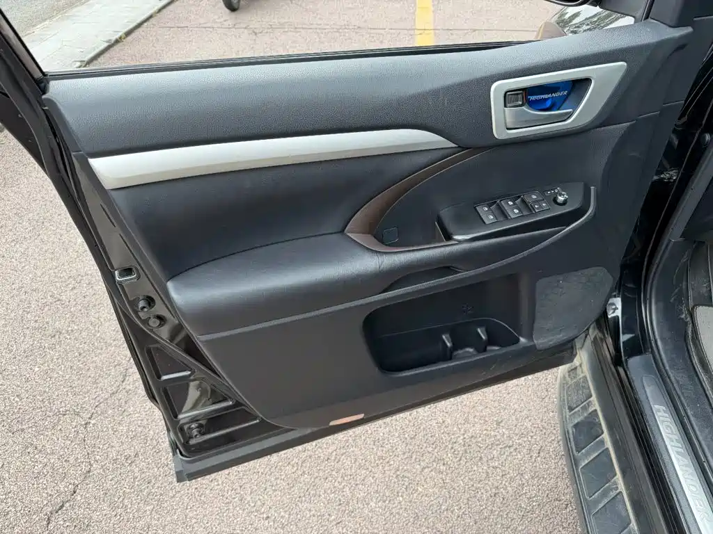 Toyota Highlander — миниатюра 6