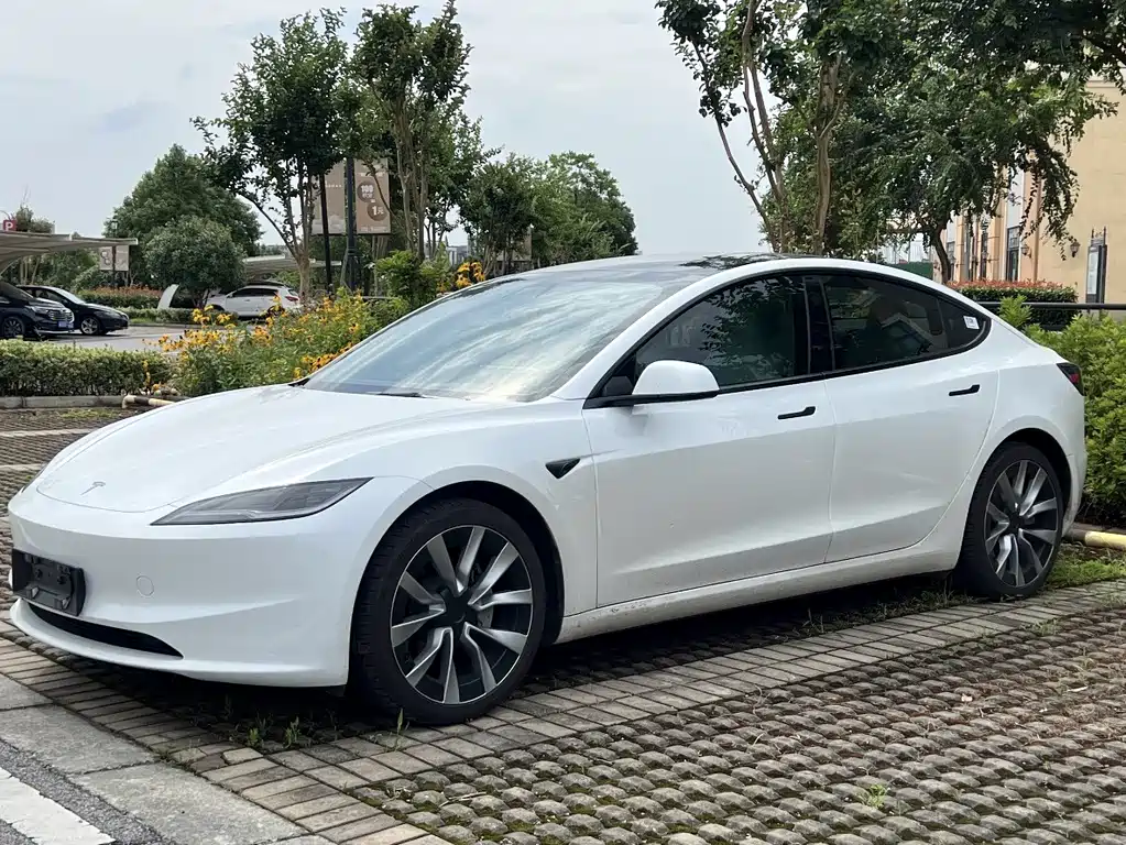 Tesla Model 3 2023 RWD Drive Dynamic Edition