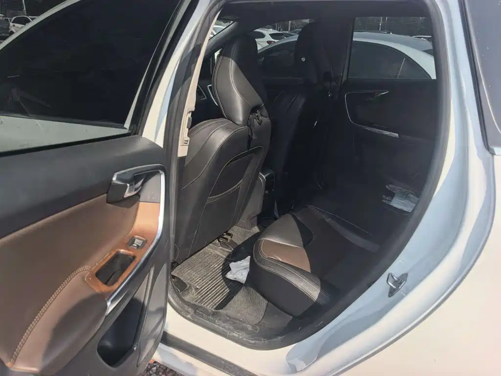 Volvo XC60 — миниатюра 13