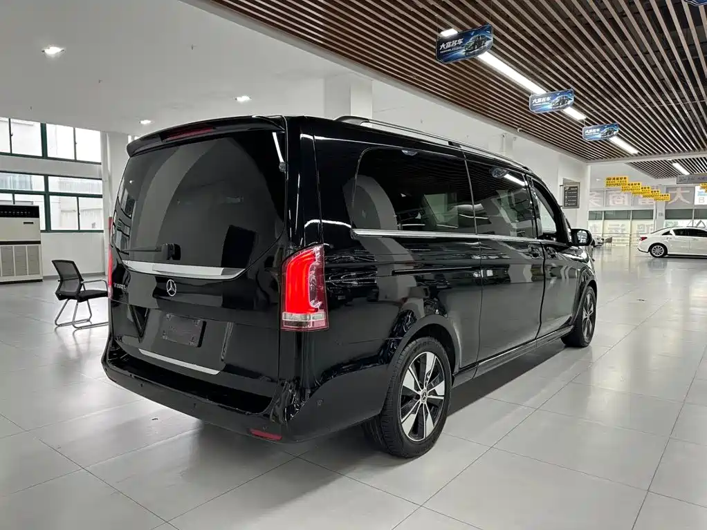 Mercedes-Benz V-Class — миниатюра 17