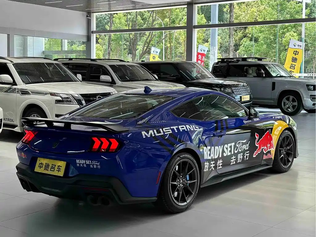 Ford Mustang 2024 5.0L V8 Dark Horse