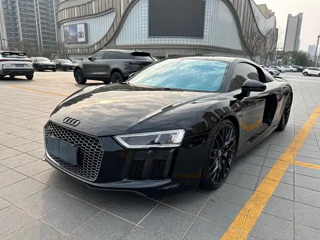 audi r8