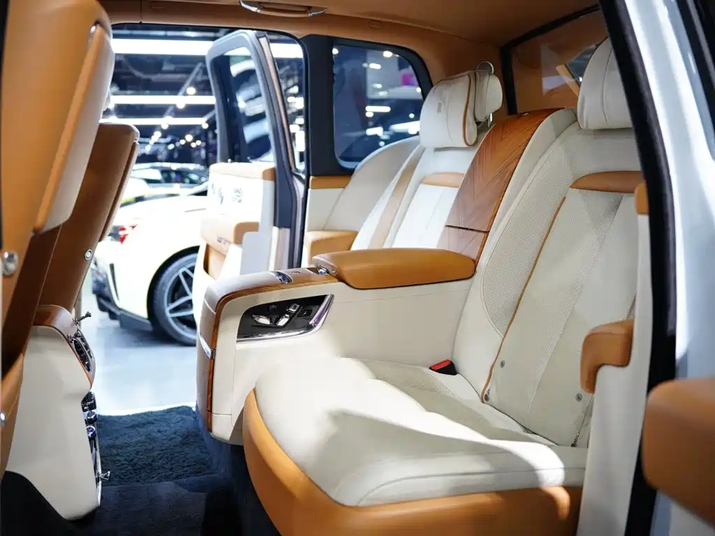 Rolls-Royce Cullinan — миниатюра 27