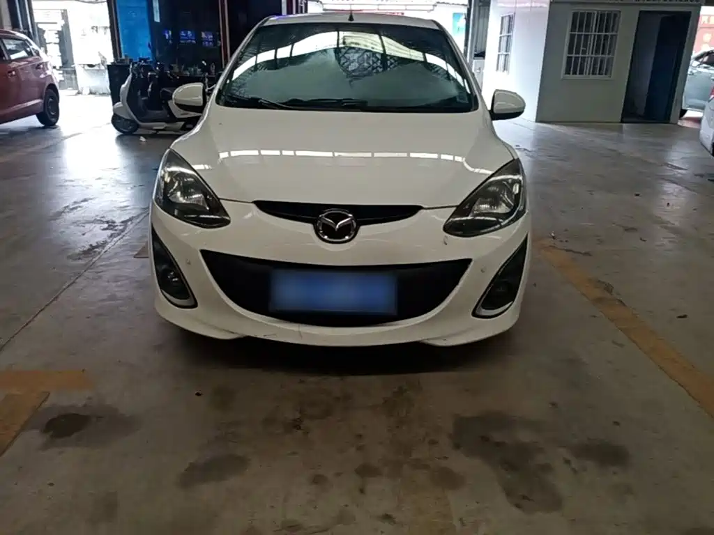 Mazda 2 — миниатюра 3