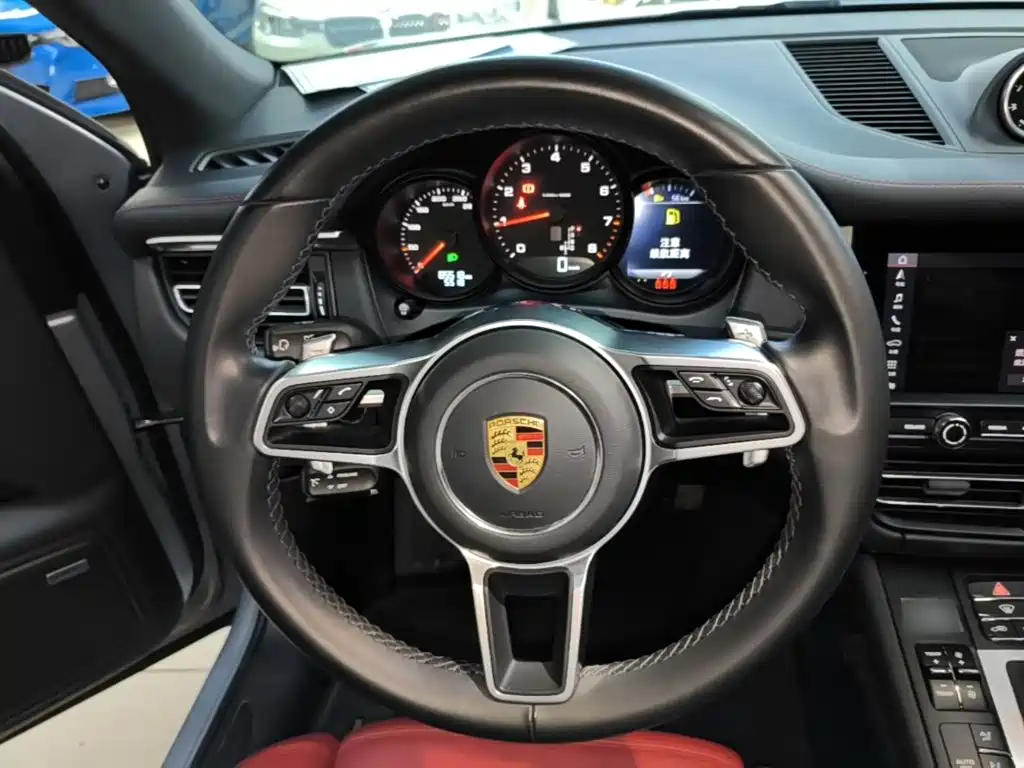 Porsche Macan — миниатюра 11