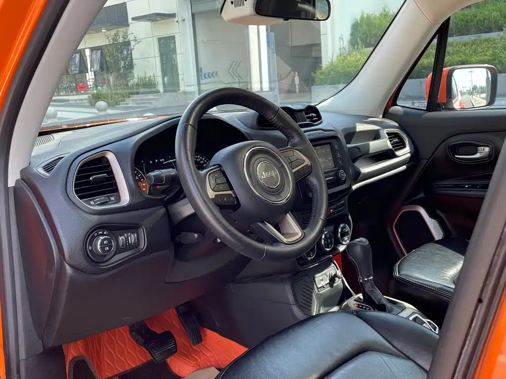 Jeep Renegade — миниатюра 8