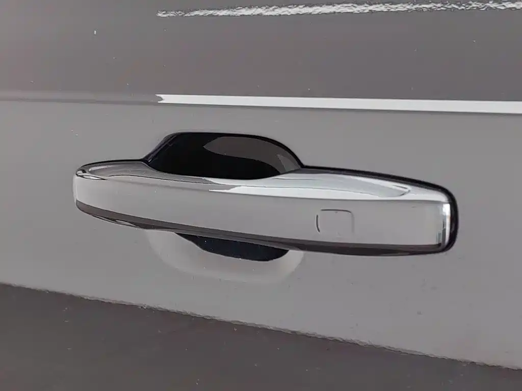 Volvo XC90 PHEV — миниатюра 18