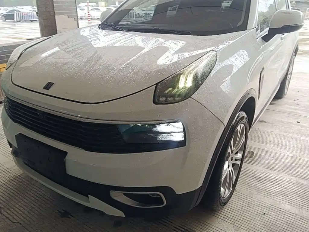 Lynk & Co 01 — миниатюра 24