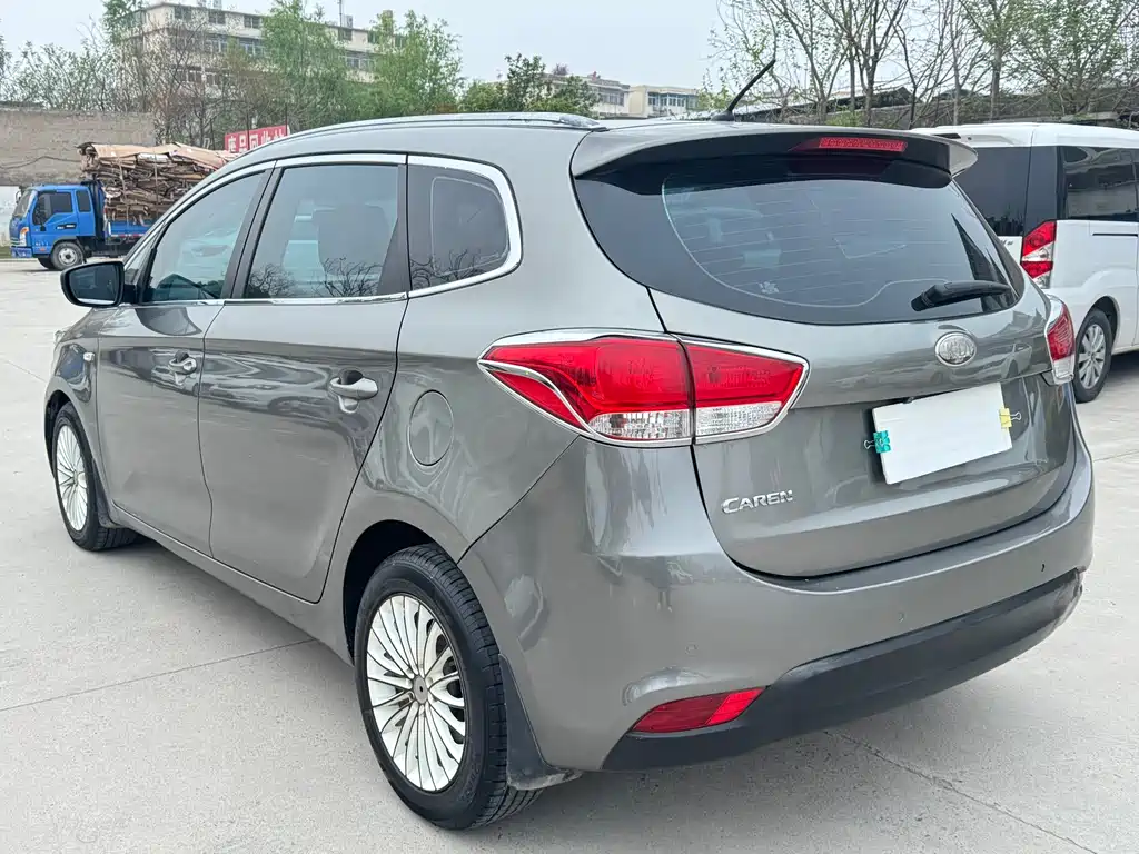 Kia Carens — миниатюра 6