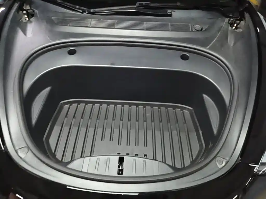 Tesla Model 3 — миниатюра 20