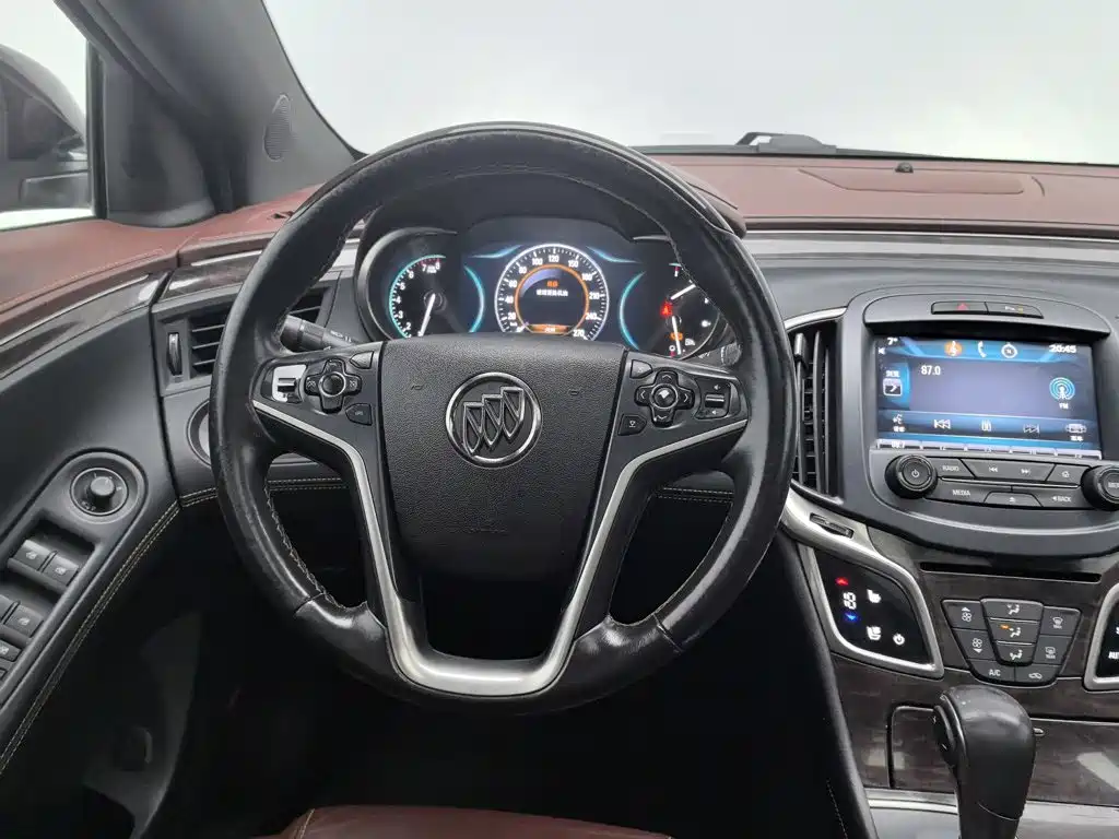 Buick LaCrosse — миниатюра 11