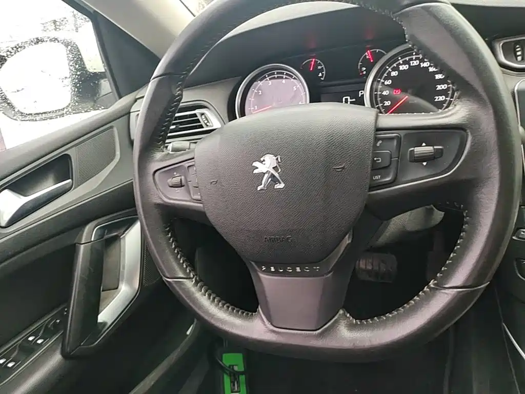 Peugeot 408 — миниатюра 11
