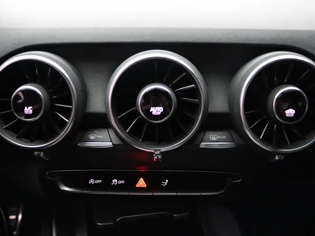 Audi TT TT Coupe 45 TFSI, фото 17