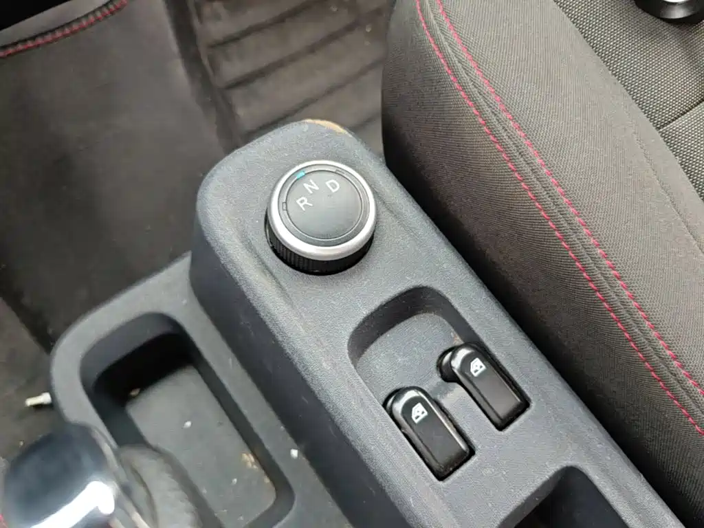 予风汽车 予风黄金仓 — миниатюра 14