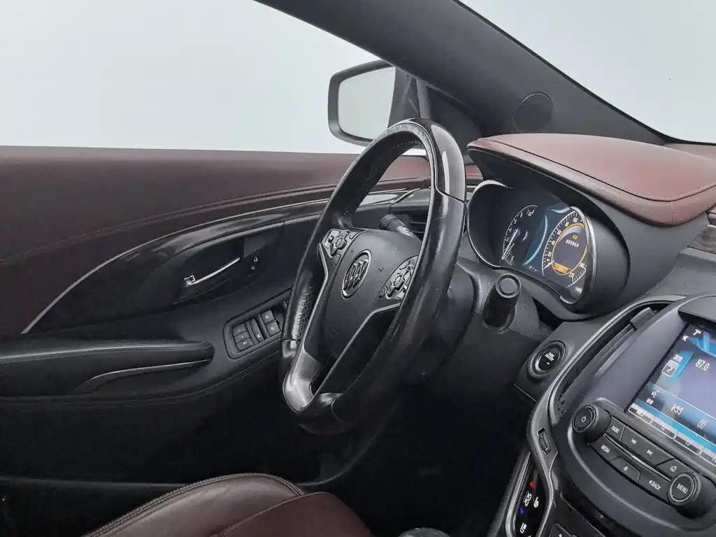 Buick LaCrosse — миниатюра 22