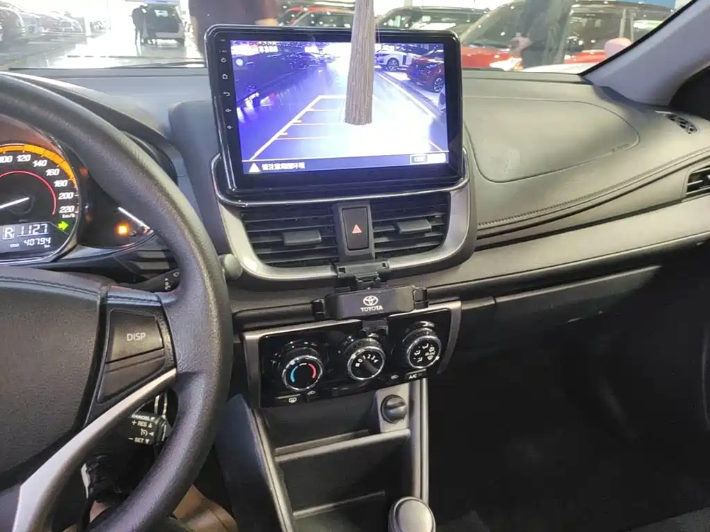 Toyota Yaris L — миниатюра 13