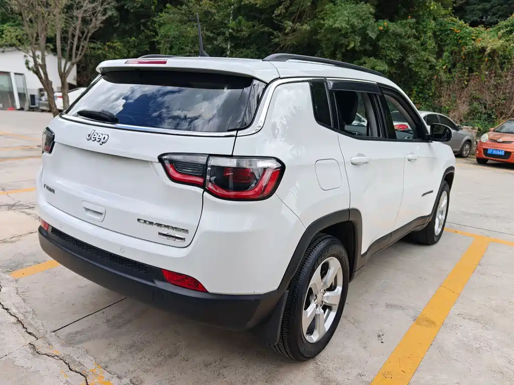 Jeep Compass — миниатюра 4