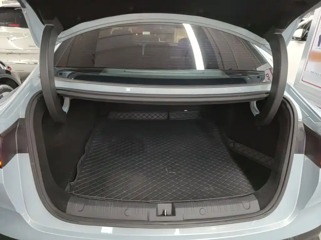 BYD Qin L — миниатюра 19