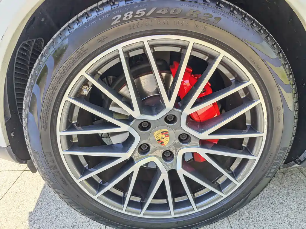 Porsche Cayenne — миниатюра 5
