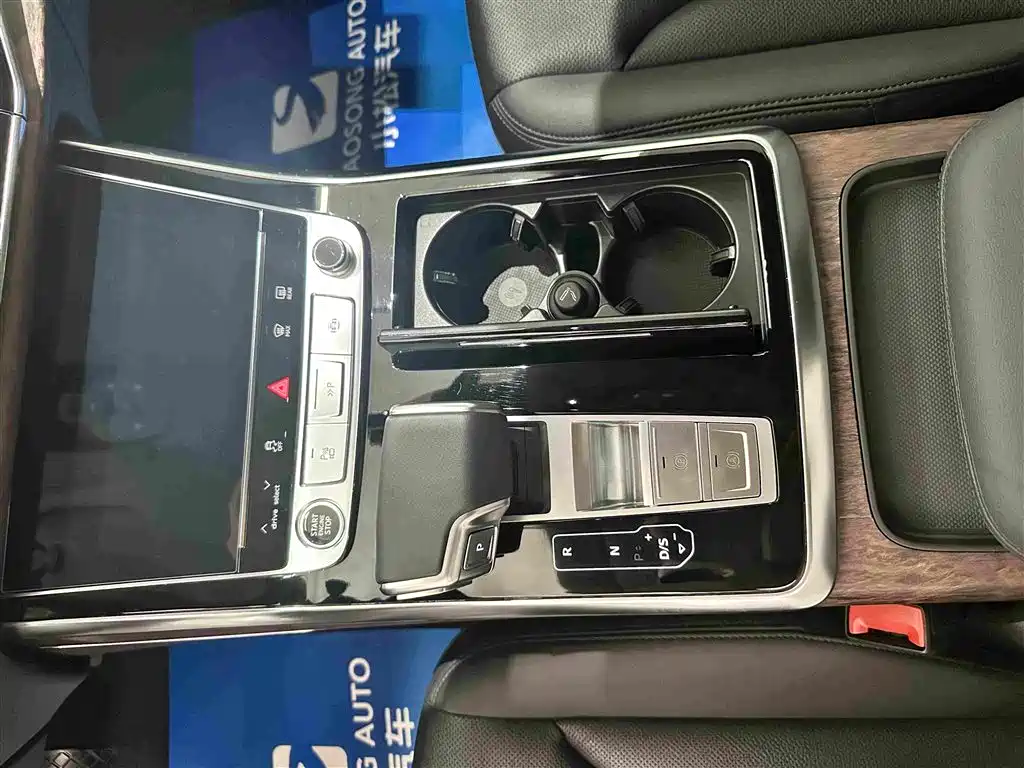 Audi Q7 — миниатюра 12