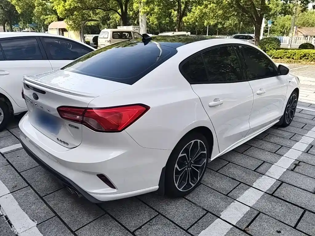 Ford Focus — миниатюра 7