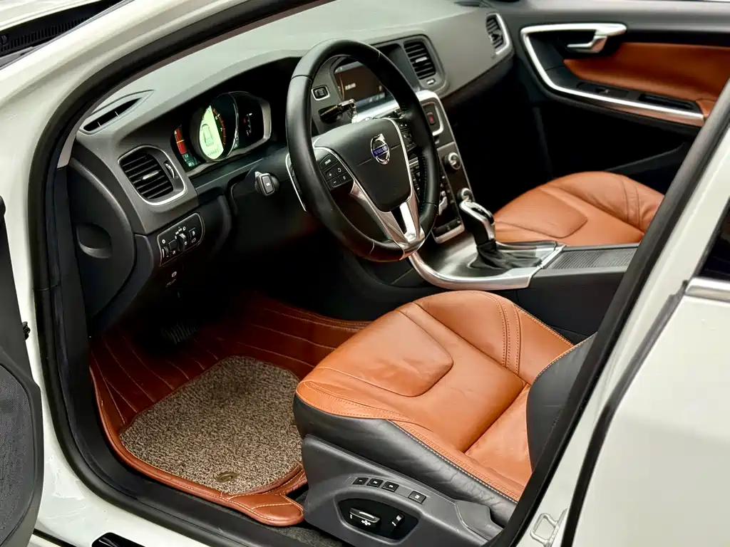 Volvo V60 — миниатюра 9