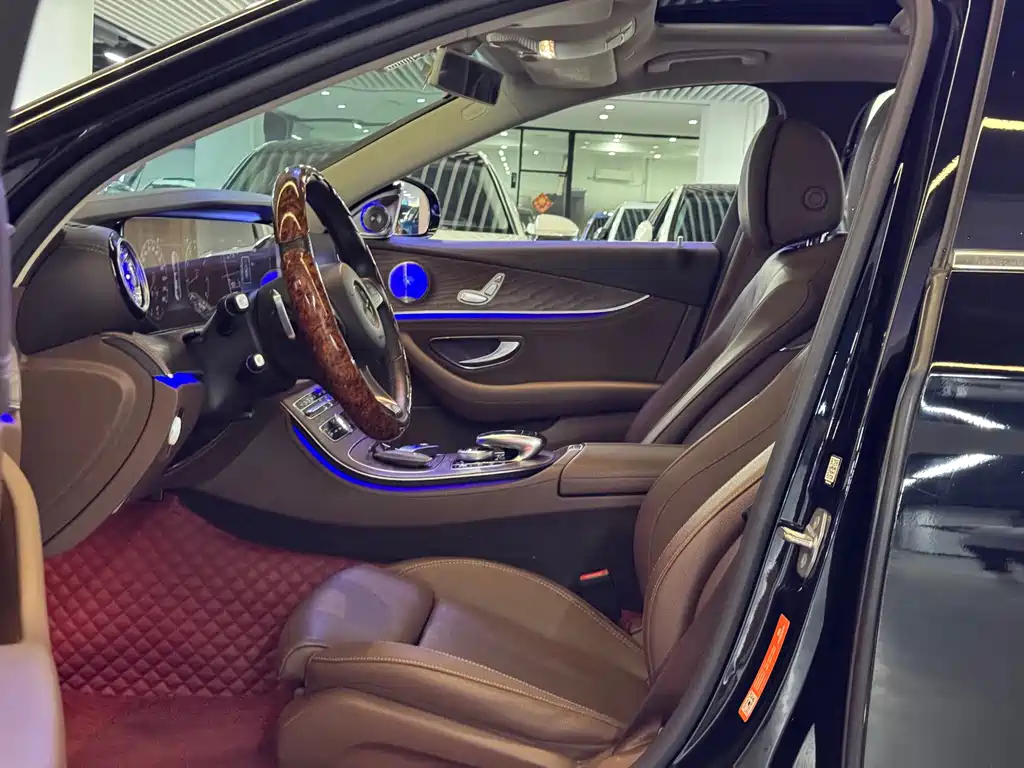 Mercedes-Benz E-Class — миниатюра 12