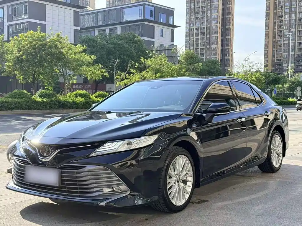 Toyota Camry — миниатюра 9
