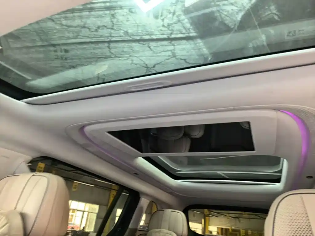 XPeng X9 — миниатюра 18