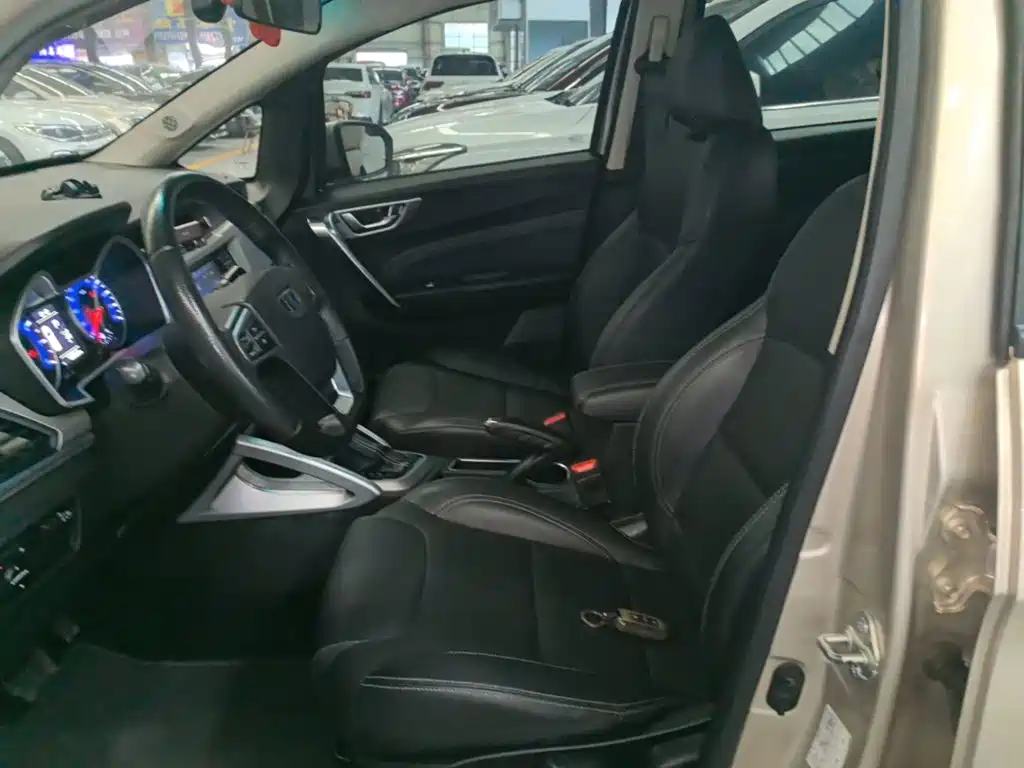 Geely Vision X3 — миниатюра 15