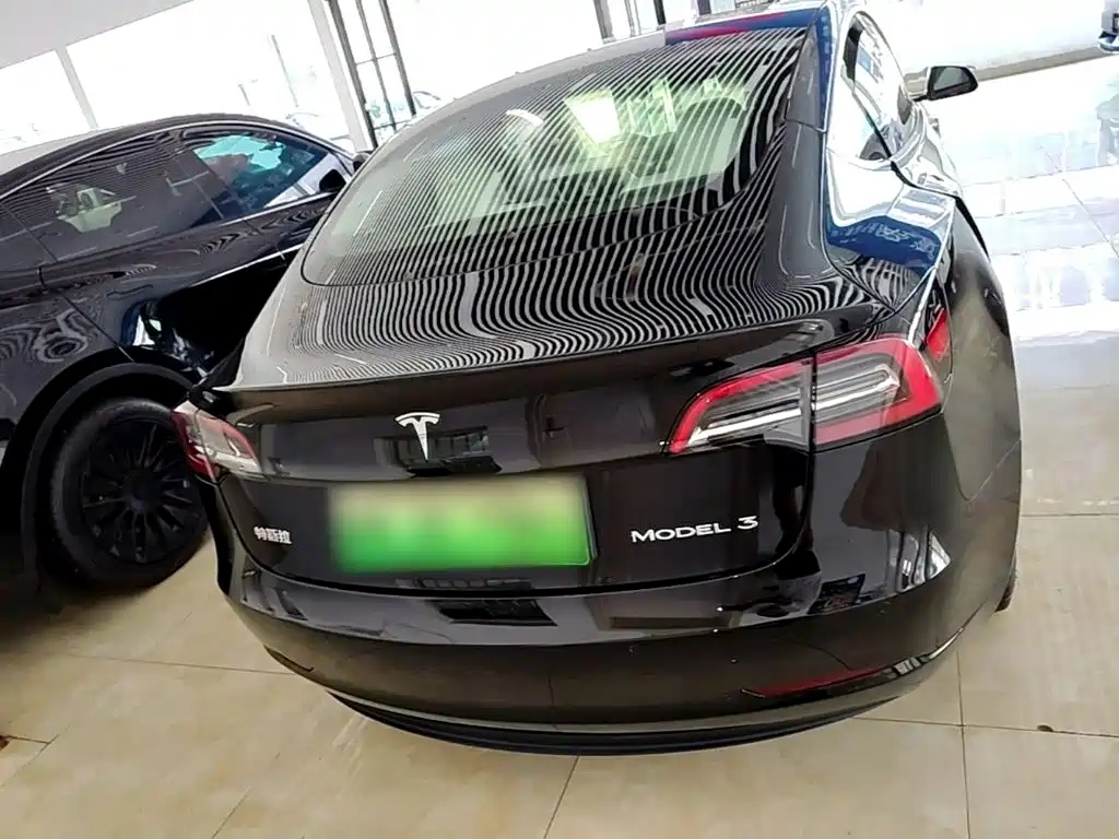 Tesla Model 3 — миниатюра 6