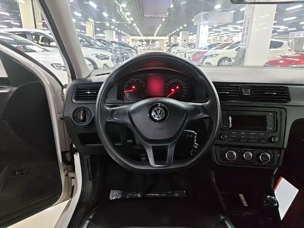 Volkswagen Santana — миниатюра 11