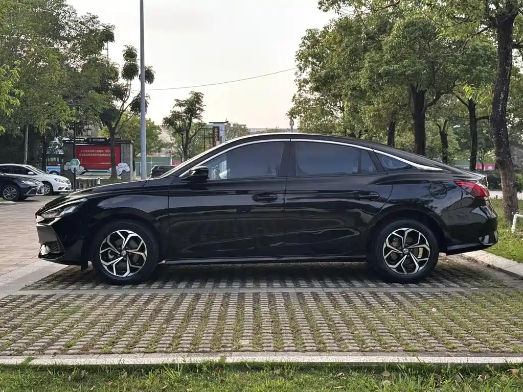 MG MG5 — миниатюра 5